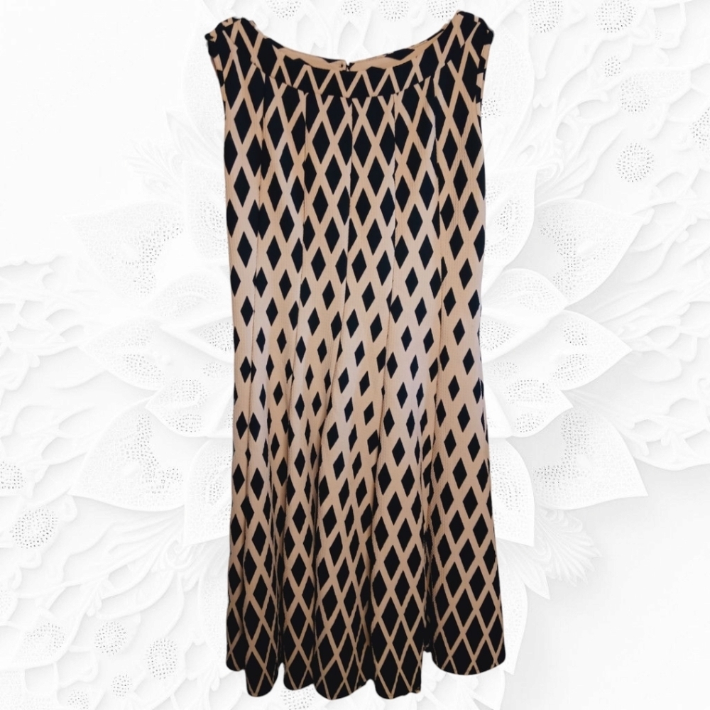 Haani Petite Sleeveless‎ Tan And Black Geometric Design Midi Dress